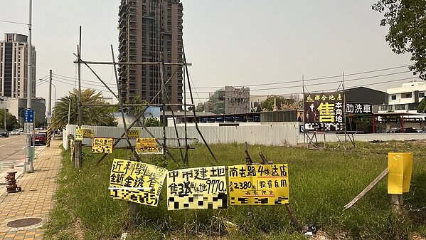 Re: [問卦] 捷運站附近的農地為啥只重劃到500公尺