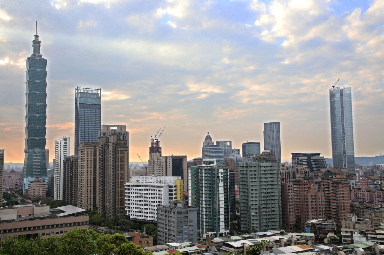 據北市公布實價資料顯示，7月1日平均地權條例上路前，的確出現一波趕上車的交易潮。聯合報系資料照 