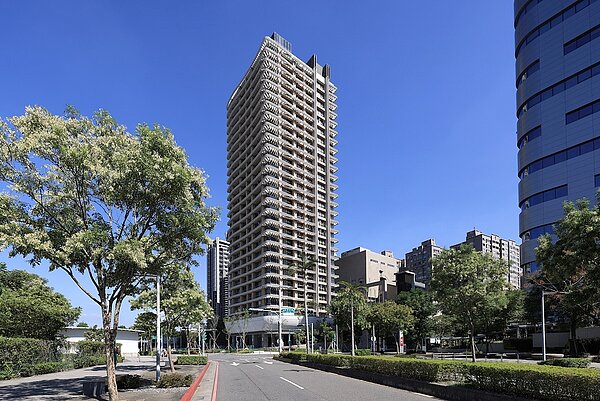 「遠揚之森」坐落於遠東集團自辦的重劃區「Tpark台北遠東通訊園區」,採高綠覆、低密度、大街廓來規劃。圖/遠揚之森提供