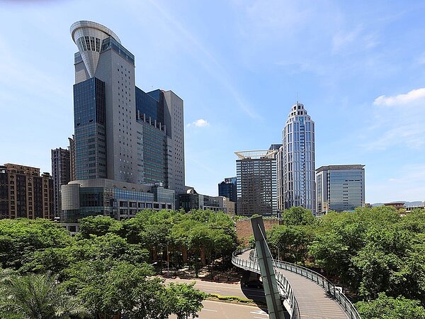 Tpark可輕鬆串聯「大新板生活圈」,包括新板特區、府中商圈一直延伸至亞東醫院捷運站周邊及遠東通訊園區,機能強大。圖/遠揚之森提供