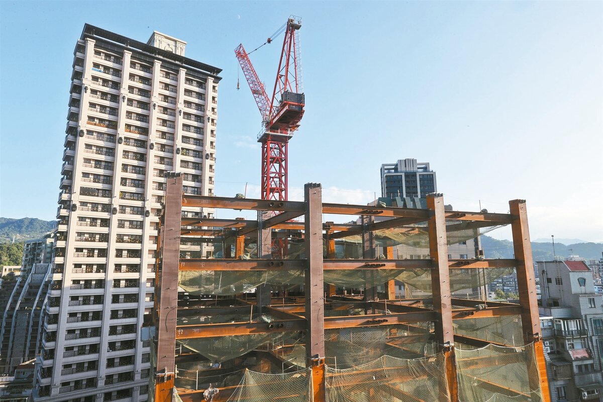 內政部指出，由於近年來國內發生多起預售爛尾樓以及預售屋一屋多賣的爭議，造成民眾繳交預售屋價金卻無法得到保障的情形，預售屋履約保證機制的確有總檢討的必要。示意圖。本報資料照片 