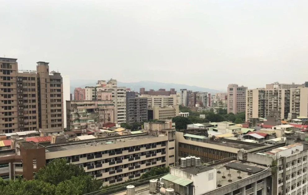 政府積極推動都更與危老改建,今年上半年核發拆除執照的宅數達到3554戶。示意圖。記者游智文/攝影