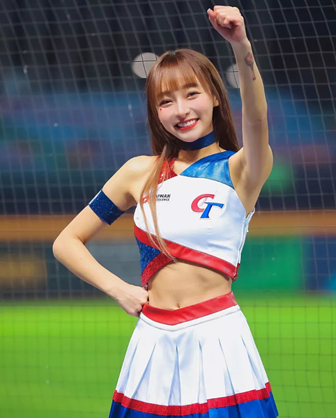 林襄形象甜美,人氣居高不下。圖/摘自IG