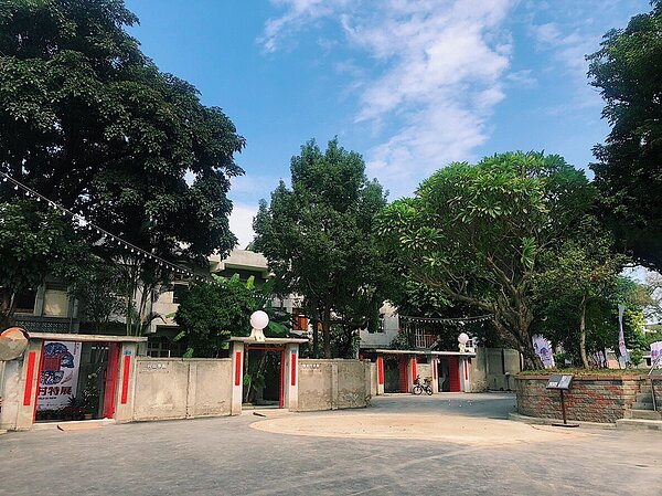 歷史建築空軍三重一村，以保存日治時期防砲陣地聞名。圖／新北市政府文化局提供

