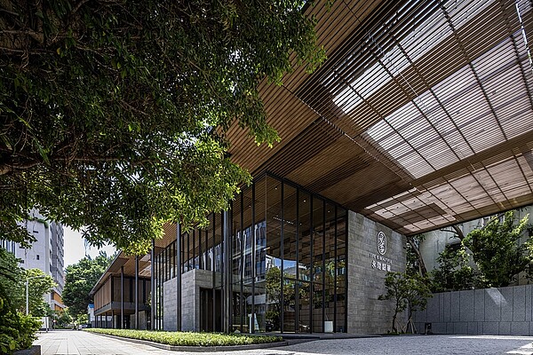 永陞建設推出「永陞韶華」危老案、位於台北市中心精華位置,稀有可貴,不少大安客對該區域居住氛圍情有獨鍾。圖/永陞韶華提供