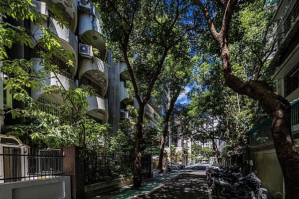 「永陞韶華」鄰近海關社區,「類青田街」寧靜閒適的氛圍,是北市六大名人巷之一。圖/永陞韶華提供