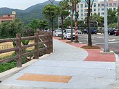 用路人福音！金山醫院人行道拓寬至3公尺