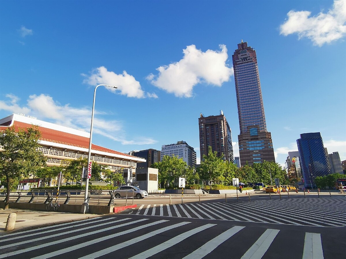 永慶房產集團統計臺北捷運旅運量前十名捷運站周遭房市表現，其中旅運量第一的台北車站，周邊住宅平均單價落在67.5萬。圖／永慶房產集團提供