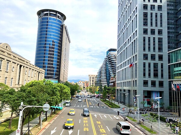 滿手現金、無法下注!房市大咖為何縮手?專家曝原因 信義計劃區。圖/好房網News記者蔡佩蓉攝影