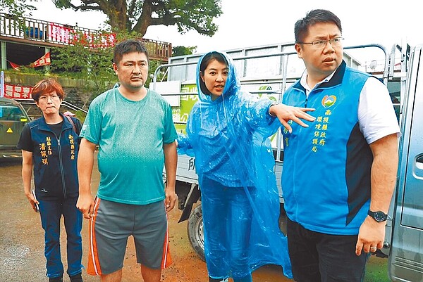 南投縣長許淑華昨天透露「南投仁愛鄉遭暴雨轟炸之時，中央災害應變中心卻撤掉了」的真相。圖／南投縣政府提供