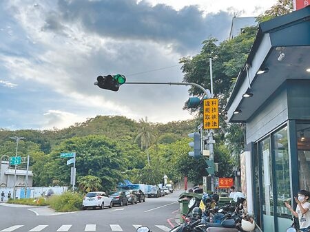 台東縣警察局去年底在台東市區重要路口增設科技執法點，圖為博愛路段。（蔡旻妤攝）