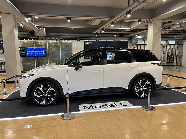 鴻海電動車Model C。記者蕭君暉/攝影