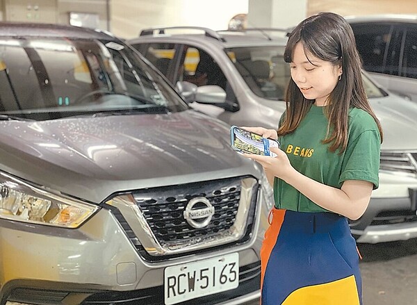 銀行推出「綠色」信用卡，並提供共享車租借至少5％回饋。圖為格上Go Smart導入AI技術判斷是否取得租車資格。格上提供