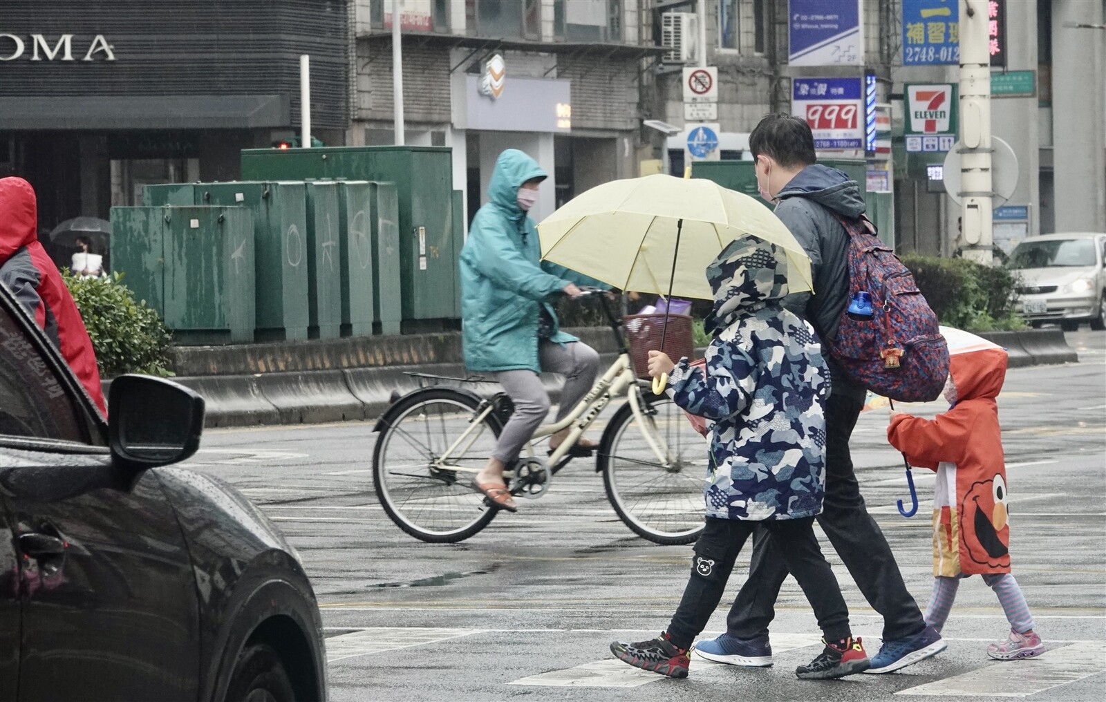 西南風影響，周三至周五，天氣最不穩、雨勢最大，西半部須防局部大雨，尤其周四、五雨勢最猛。示意圖。圖／本報資料照片 