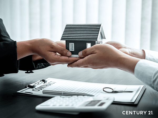 建議申辦新青安貸款前先試算還款金額,以衡量自己未來能否負擔。圖/21世紀不動產提供