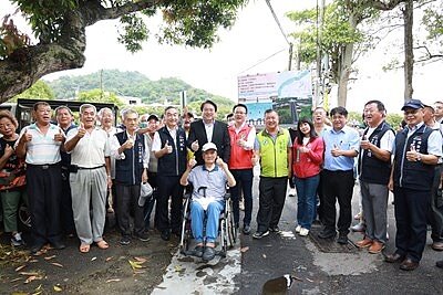 內政部長林右昌視察台中2橋梁工程。圖/台中市建設局提供