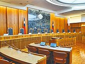 凌虐女童　惡繼父遭判4年2月