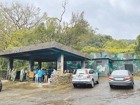 陸軍「興中指揮所」面積1.52餘公頃,國防部軍備局將編列經費優先整修建物內部損壞部分。(陳淑娥攝)