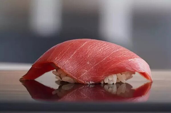 旨樂店內提供有多種握壽司,獲得許多民眾喜愛。圖/擷取自旨樂粉絲頁