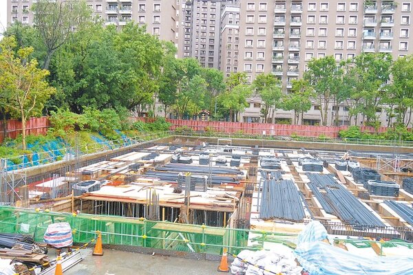 樹林長壽公園地下停車場工程進度已達60％，預計明年2月完工。（新北市交通局提供／王揚傑新北傳真）