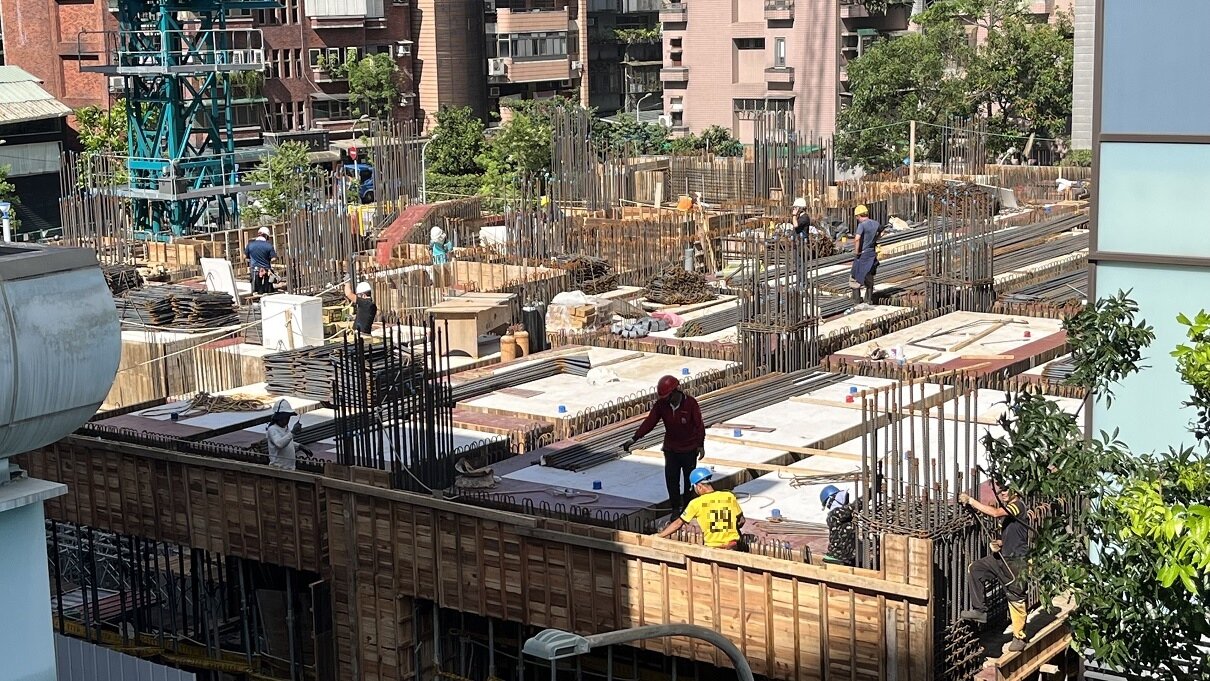 ▼近期房價高漲與營建人才斷層擴大等造價成本有關。(示意圖/<a href="https://house.ebc.net.tw/" target="_blank"><span style="color:#3498db;">EBC地產王</span></a>張琬聆攝)