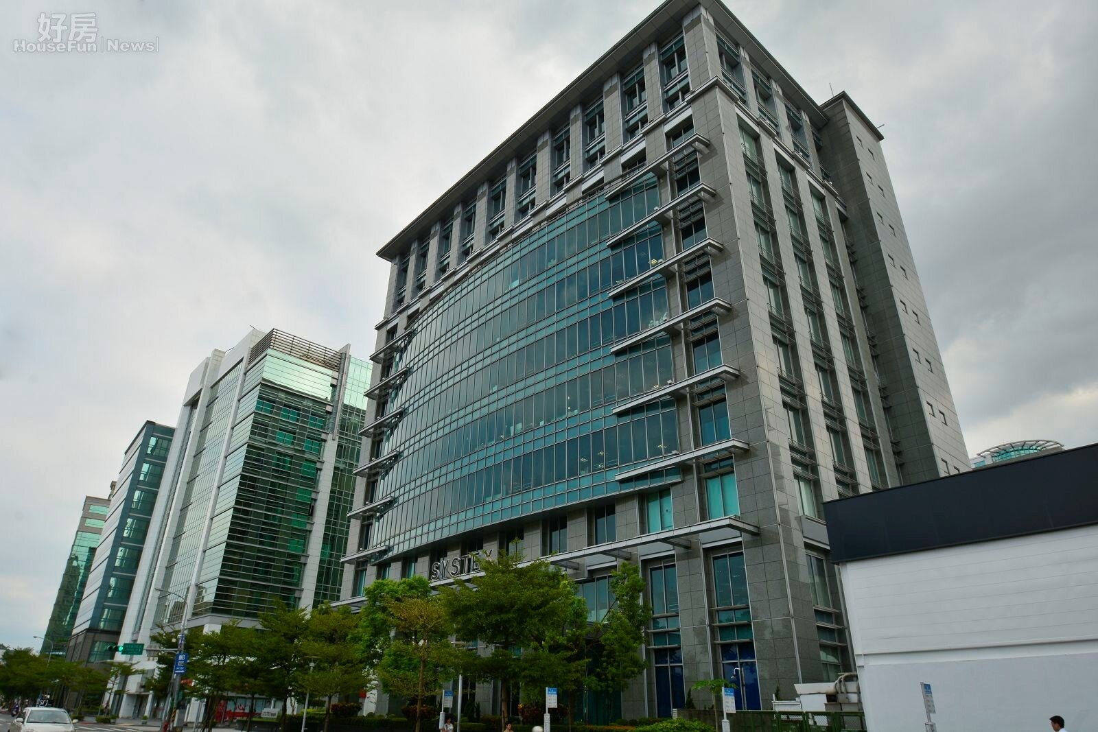 內湖瑞光路港墘路商業大樓,街景,商辦大樓,新商業大樓。(好房News記者 陳韋帆/攝影)