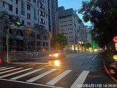 「文心愛悅」塔吊提前拆完　文心南五路一段開放通行