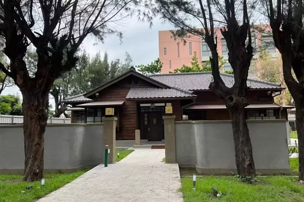 位於台中港區的「新高築港出張所」官舍修復完成,將委外經營古蹟旅店。圖/台中港務分公司提供