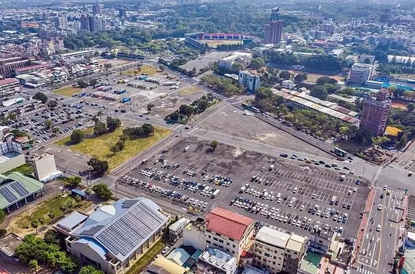 嘉義市政府辦理有「信義區」之稱的原眷村建國二村、復興新村市地重劃工程，去年11月15日開工，工程進度2成多，下周全工區工程啟動。圖／嘉市府提供
