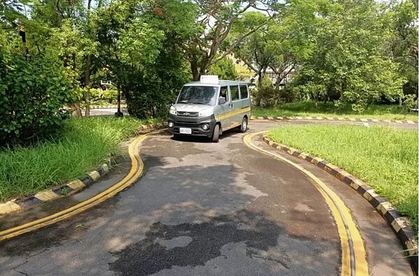 公路總局統計,台灣近5年每年平均有33萬人報考汽車駕照,通過率63.67%。圖/公路總局提供