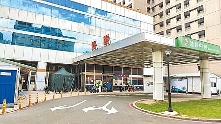 
桃園市審計處發現，桃園市僅有林口長庚、衛福部桃園醫院能提供高危險妊娠孕產婦及新生兒（含早產兒）照護，顯示醫療資源不足。（賴佑維攝）
