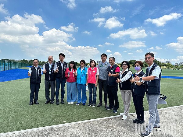 國慶焰火今年將於台中中央公園舉辦,中市議會交通地政委員會昨現場勘查。記者劉柏均/攝影