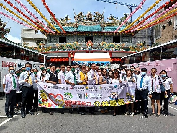永慶房產集團加盟四品牌中區經管會在台中、彰化、雲林及南投接力舉辦6場捐血活動,累計募集超過2,000袋。圖/永慶房產集團提供