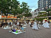 混東區　夏日野餐、花藝工作坊很chill