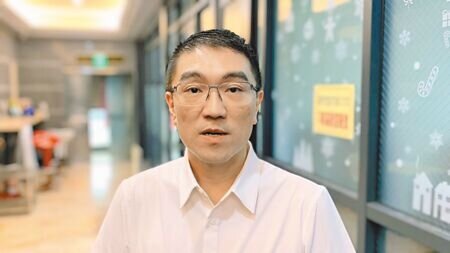 基隆護海公投今年4月遭行政院撤銷,公投領銜人王醒之、基隆市政府向行政院提起訴願,但遭訴願審議委員會駁回。基隆市長謝國樑昨表示,不排除提出行政訴訟。(徐佑昇攝)