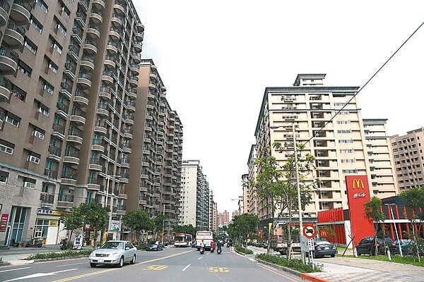 新北市淡水區崁頂里是新北超級大里之一,去年因人口增加、里鄰重新編組。本報資料照片