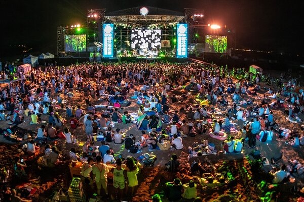 新北市貢寮國際海洋音樂祭活動照。圖／2018年資料照、存摺攝影提供