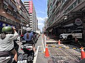 板橋長江路施工塞爆　用路人噩夢