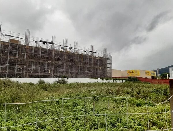 新北市土城區明德段商業用地招商案，得標廠商統一超商公司將與誠實營造投資6.98億元，打造地下3層、地上8層商場及辦公室。圖／新北市經發局提供