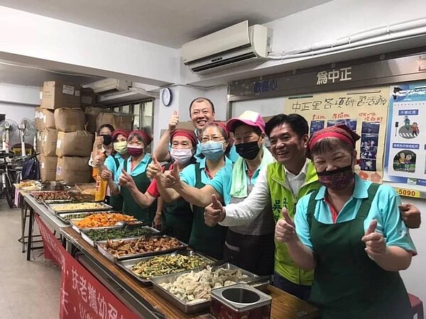 中正里銀髮族共餐
