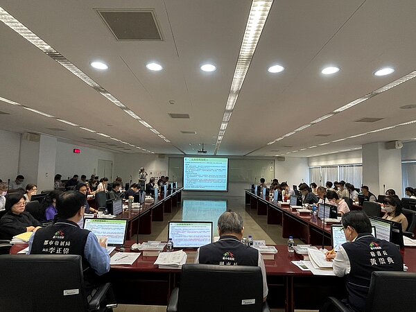 都委會要求中科管理局應確實落實所提用水、用電及球場員工就業、會員球證權益等具體承諾後，決議通過都市計畫變更。圖／中市府提供