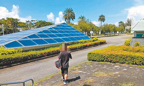 高雄捷運女站務長因制止男子於月台抽菸遭攻擊,警方查出55歲陳姓男子涉案。圖/翻攝照片