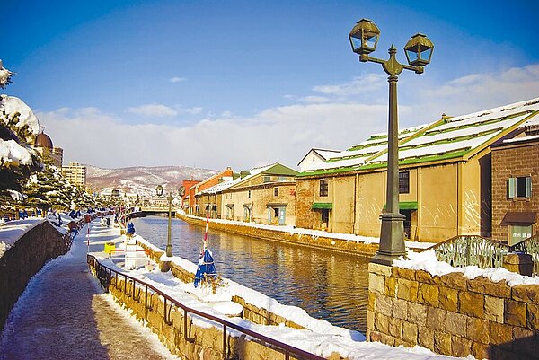 價格回不去了！旅遊業者表示，明年過年要到北海道旅行，團體多要價6位數、打破10萬元大關，仍一位難求。圖／雄獅旅遊提供