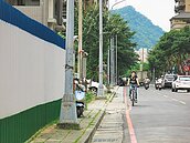 北大特區住戶多　人行道卻沒路