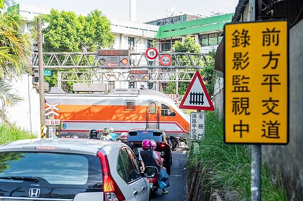 桃園成功爭取鐵路地下化南延1.2公里。圖/桃園市政府提供