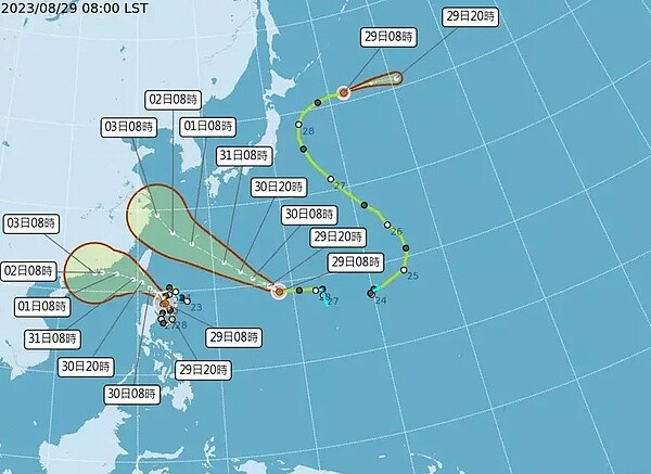 目前三颱共存，包括蘇拉颱風（左）、海葵颱風（中）及丹瑞颱風（右）。擷取自氣象局網站
