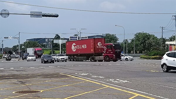 新營交流道壅塞有解,將投入逾6億增設高架匝道改善。記者謝進盛/攝影