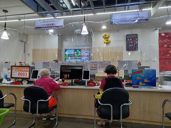地稅局替老農省下百萬元的土增稅。圖/台中市地稅局提供