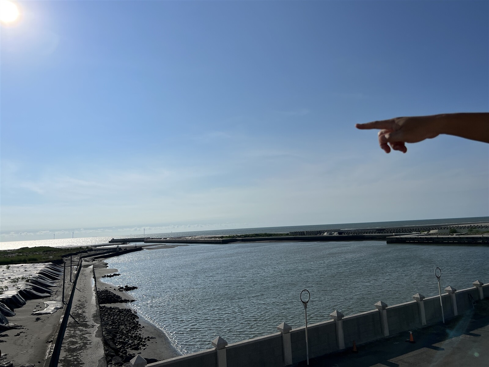 雲林口湖萡子寮漁港本月4日爆發20年來最嚴重的海水倒灌，明天逢「超級藍月」可能再出現年度天文大潮。記者陳苡葳／攝影 