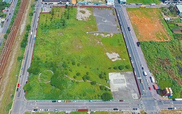 「東門溪排水改善暨鳳鳴滯洪池工程」,標案日前決標,工程經費5.6億餘元,預計今年10月中旬動工,2025年底完工。(新北市水利局提供/陳慰慈新北傳真)